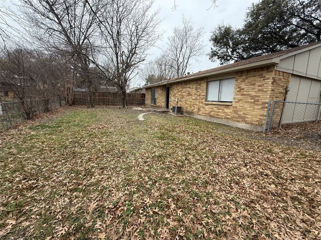 1813 Legend Drive, Garland, TX 75040