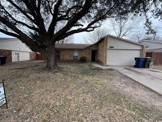 1813 Legend Drive, Garland, TX 75040