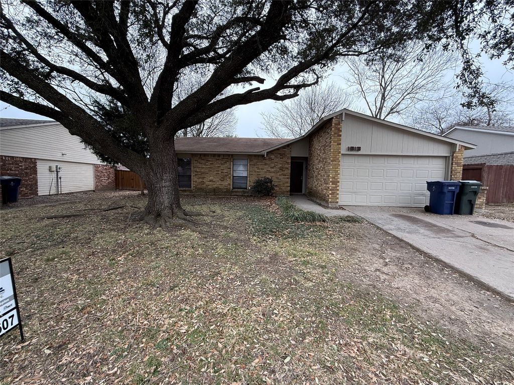 1813 Legend Drive, Garland, TX 75040