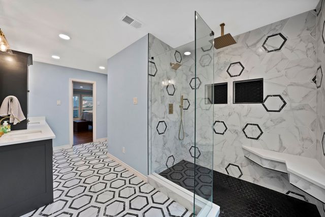 2907 Arbor Oaks Drive, Arlington, TX 76006