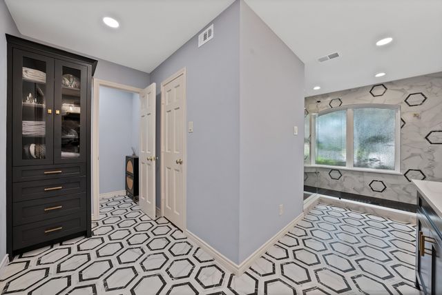 2907 Arbor Oaks Drive, Arlington, TX 76006