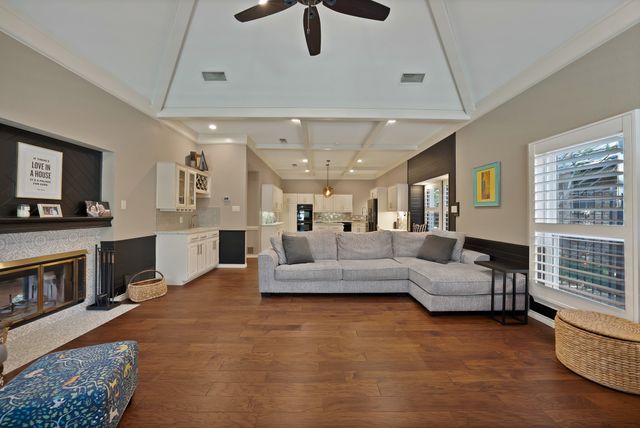 2907 Arbor Oaks Drive, Arlington, TX 76006