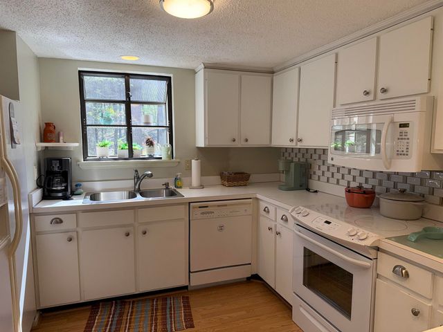 118 Richwood Dr Apt 52, Fairfield Bay, AR 72088