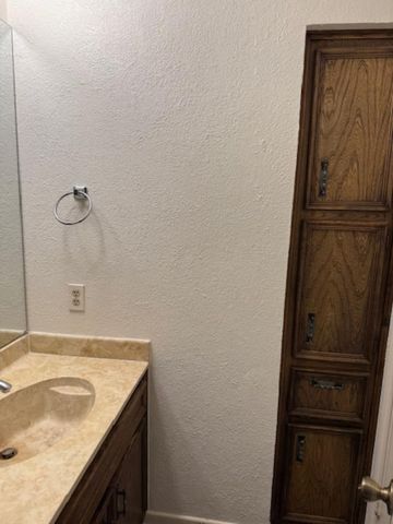 8333 Fathom CIR B, Austin, TX 78750