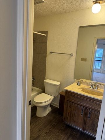 8333 Fathom CIR B, Austin, TX 78750