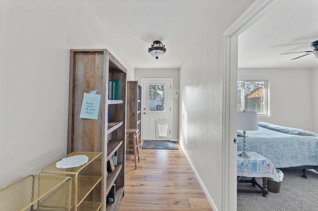 8576 E Evans Creek Road, Rogue River, OR 97537