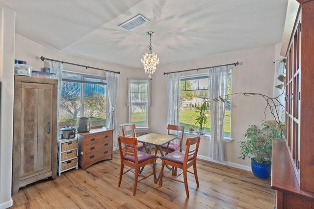 8576 E Evans Creek Road, Rogue River, OR 97537