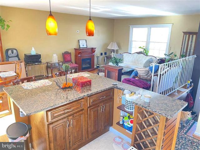 6812 BEN FRANKLIN RD, Springfield, VA 22150