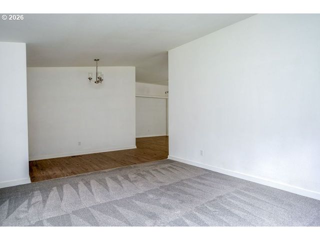 27561 S RINGO Rd, Mulino, OR 97042