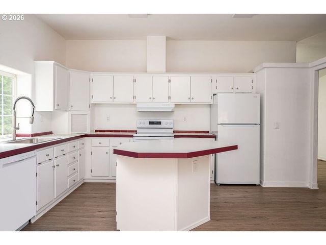 27561 S RINGO Rd, Mulino, OR 97042