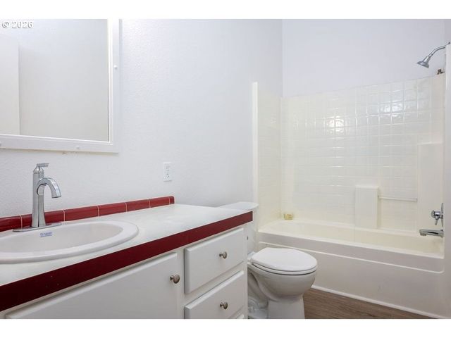 27561 S RINGO Rd, Mulino, OR 97042