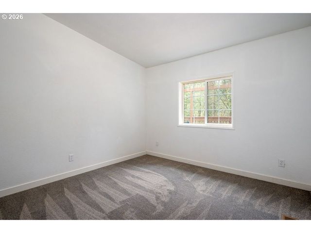 27561 S RINGO Rd, Mulino, OR 97042