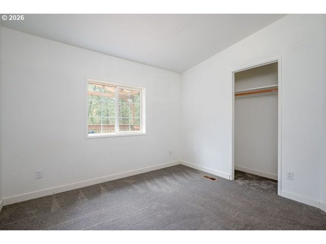 27561 S RINGO Rd, Mulino, OR 97042