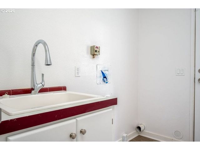 27561 S RINGO Rd, Mulino, OR 97042