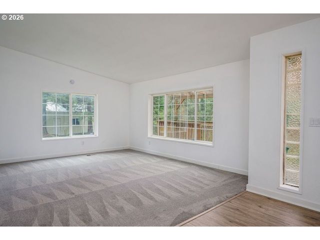 27561 S RINGO Rd, Mulino, OR 97042