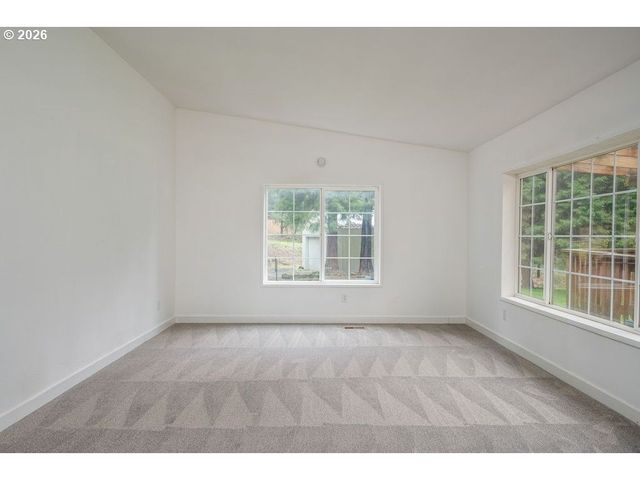 27561 S RINGO Rd, Mulino, OR 97042