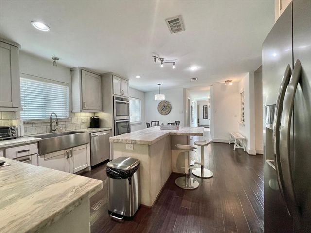 5638 Grape Street, Houston, TX 77096