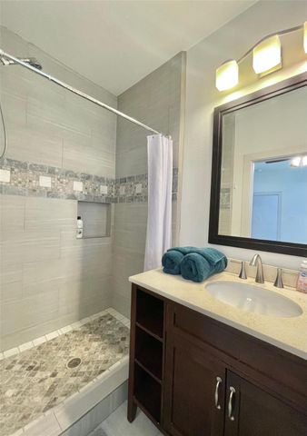 5638 Grape Street, Houston, TX 77096