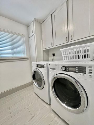 5638 Grape Street, Houston, TX 77096