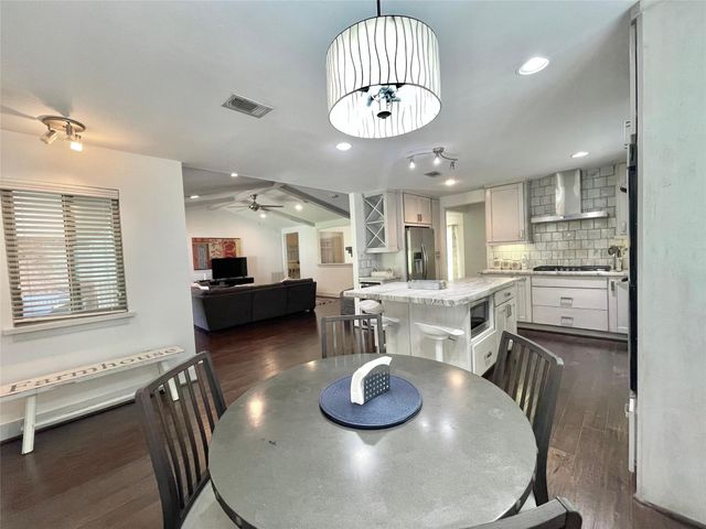 5638 Grape Street, Houston, TX 77096