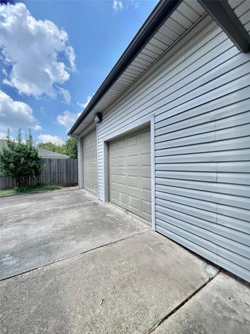5638 Grape Street, Houston, TX 77096
