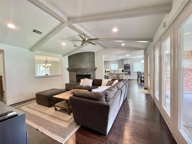 5638 Grape Street, Houston, TX 77096
