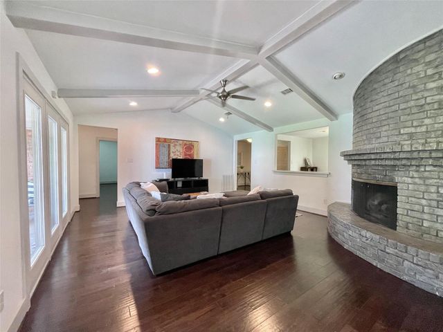 5638 Grape Street, Houston, TX 77096