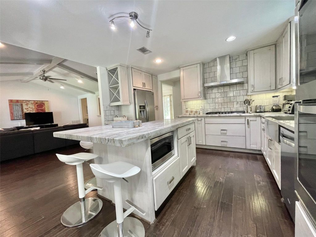 5638 Grape Street, Houston, TX 77096