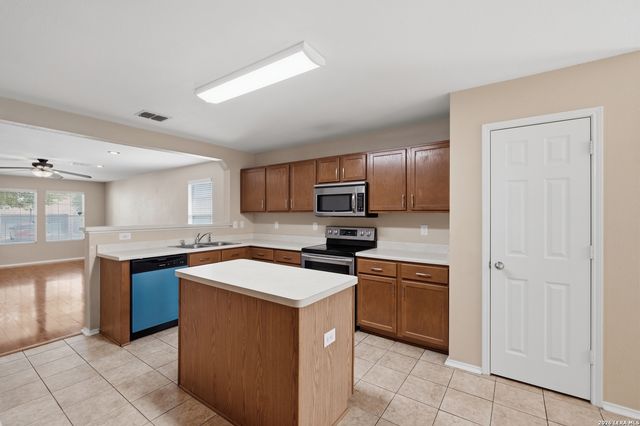 8447 Silver Willow, San Antonio, TX 78254