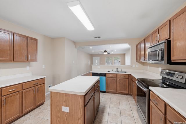 8447 Silver Willow, San Antonio, TX 78254