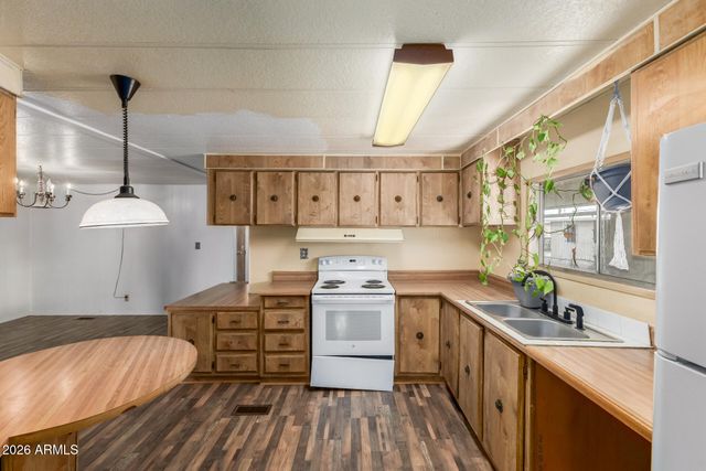 1638 N SANDALWOOD Drive, Casa Grande, AZ 85122