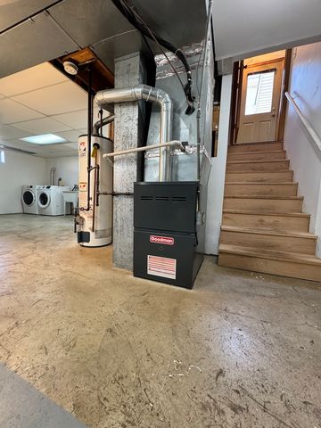 7110 W 82nd Place, Burbank, IL 60459