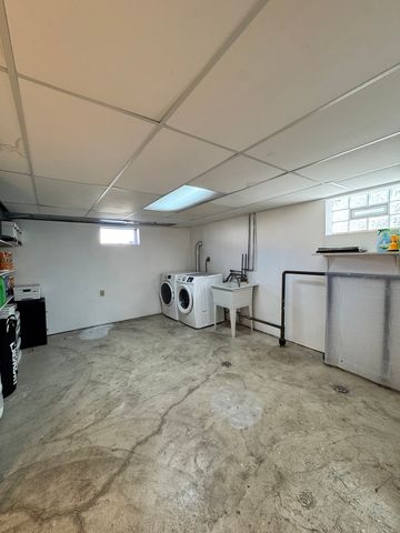 7110 W 82nd Place, Burbank, IL 60459