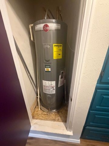 828 Cockrell Hill Road, Ovilla, TX 75154