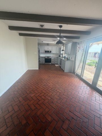 828 Cockrell Hill Road, Ovilla, TX 75154