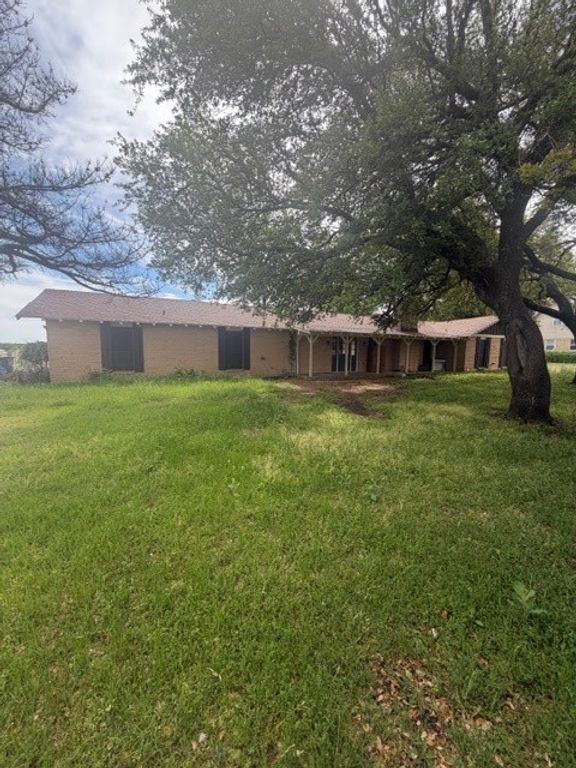 828 Cockrell Hill Road, Ovilla, TX 75154
