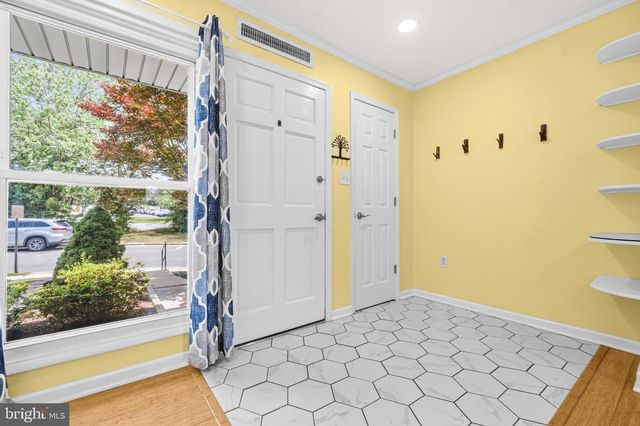 5013 AMERICANA DR, Annandale, VA 22003