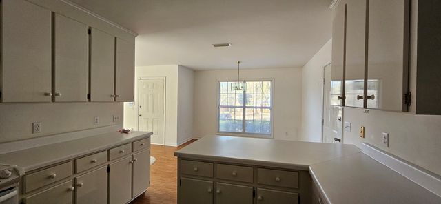 2415 Stonewood Drive, Dothan, AL 36301