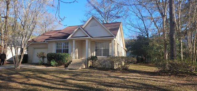 2415 Stonewood Drive, Dothan, AL 36301