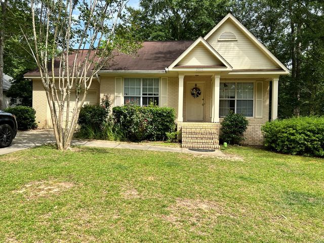 2415 Stonewood Drive, Dothan, AL 36301