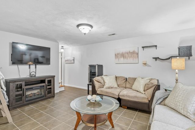 3824 N Garland St, Wichita, KS 67204