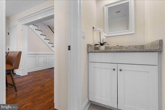 2 HARRIS RD, Princeton, NJ 08540