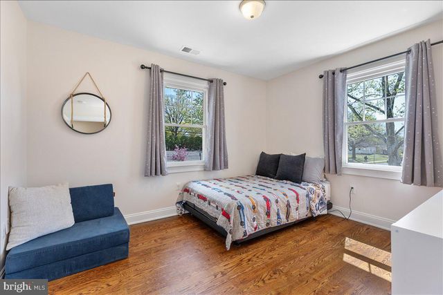2 HARRIS RD, Princeton, NJ 08540