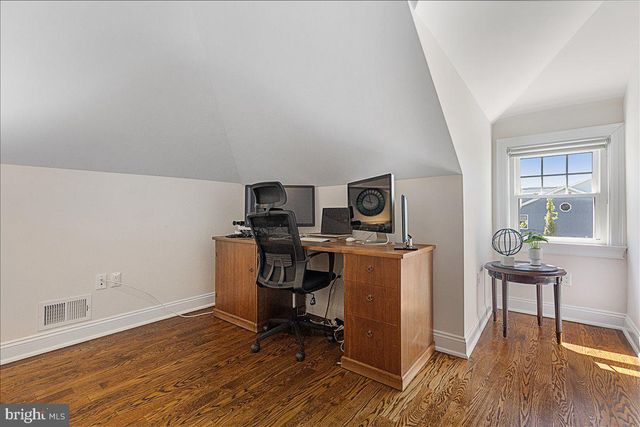 2 HARRIS RD, Princeton, NJ 08540