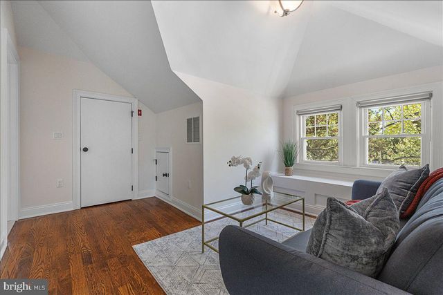 2 HARRIS RD, Princeton, NJ 08540