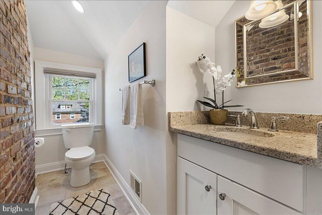 2 HARRIS RD, Princeton, NJ 08540