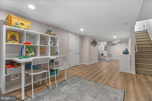 2 HARRIS RD, Princeton, NJ 08540