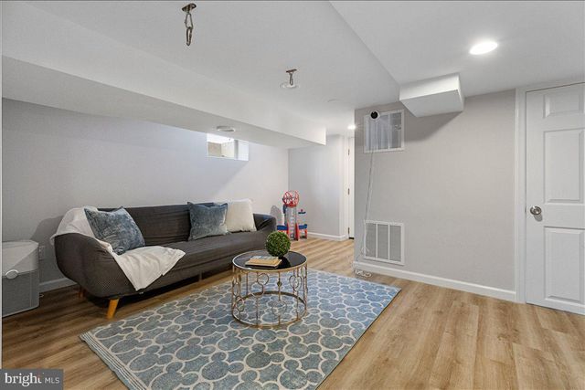 2 HARRIS RD, Princeton, NJ 08540
