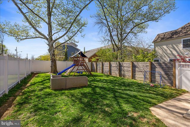 2 HARRIS RD, Princeton, NJ 08540