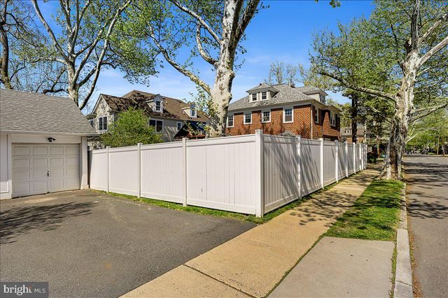2 HARRIS RD, Princeton, NJ 08540